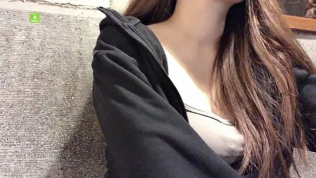 Snapshot of Tw_Zoella chatting on 01-14-25, 07:27 Tw Zoella online show from 01-14-25, 07:27