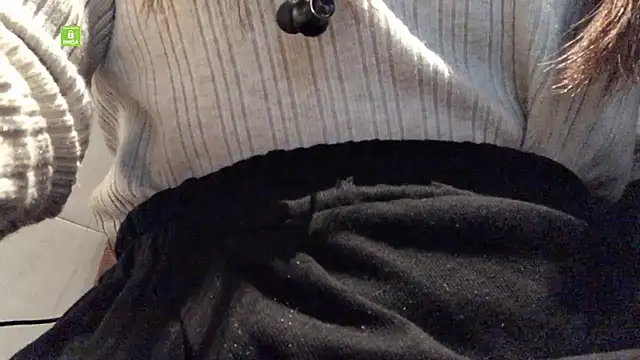 Snapshot of Tw_Zoella chatting on 01-16-25, 04:49 Tw Zoella online show from 01-16-25, 04:49