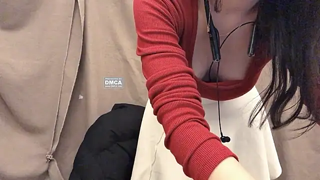 Snapshot of Tw_Zoella chatting on 01-29-25, 12:02 Tw Zoella online show from 01-29-25, 12:02