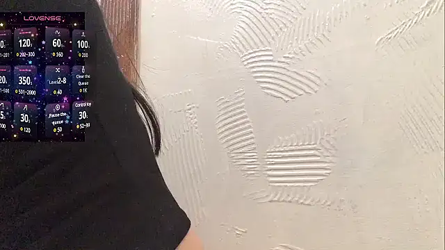 Snapshot of Tw_Zoella chatting on 01-30-25, 10:19 Tw Zoella online show from 01-30-25, 10:19