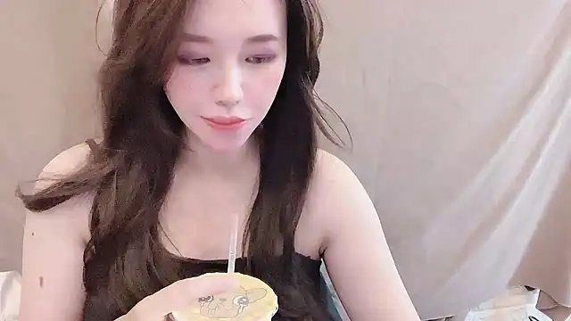 Snapshot of Tw_Zoella chatting on 09-24-25, 07:01 Tw Zoella online show from 09-24-25, 07:01