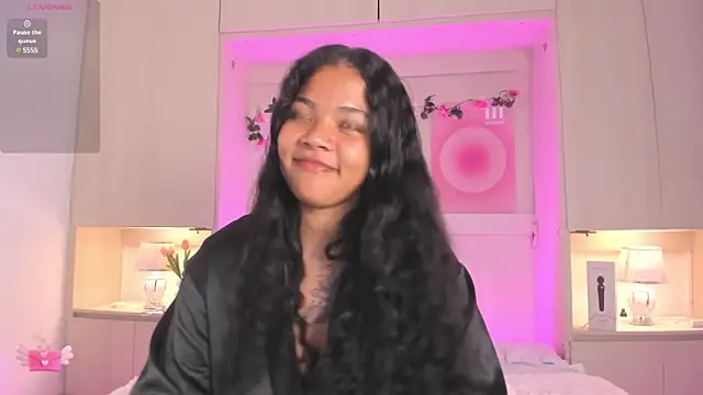 SophiaaStone online show from 02-04-25, 06:06