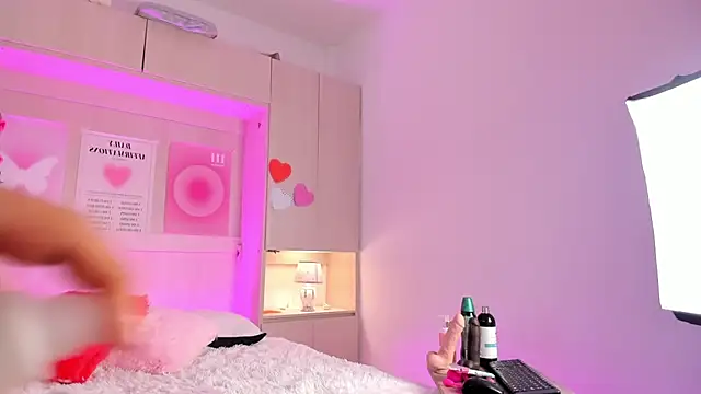 SophiaaStone online show from 02-21-25, 11:55