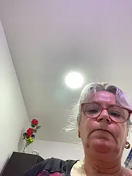 Snapshot of slutgold chatting on 02-19-26, 09:44 slutgold online show from 02-19-26, 09:44