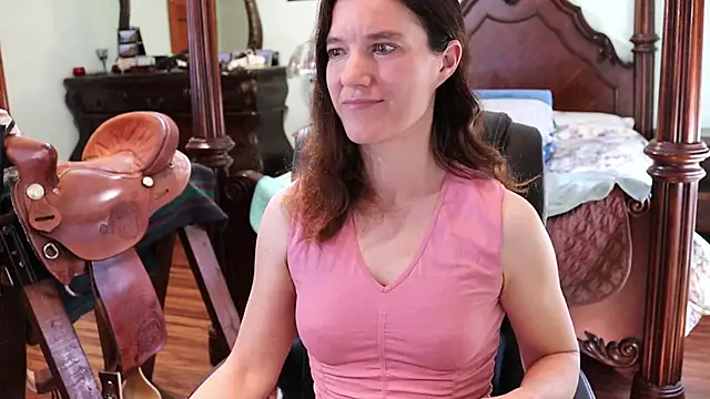 Snapshot of thornburyrose chatting on 03-08-25, 08:03 thornburyrose online show from 03-08-25, 08:03