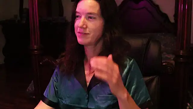 Snapshot of thornburyrose chatting on 10-31-25, 01:50 thornburyrose online show from 10-31-25, 01:50