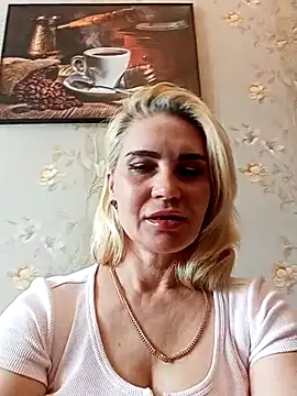 Snapshot of JennyOMay chatting on 05-06-26, 03:13 JennyOMay online show from 05-06-26, 03:13