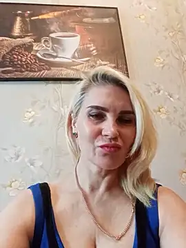Snapshot of JennyOMay chatting on 05-21-26, 04:08 JennyOMay online show from 05-21-26, 04:08