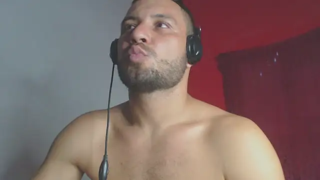 Snapshot of body_x29 chatting on 12-28-24, 10:58 body x29 online show from 12-28-24, 10:58