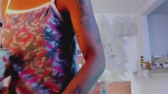 Snapshot of kelly_thomson chatting on 01-23-25, 02:33 kelly thomson online show from 01-23-25, 02:33