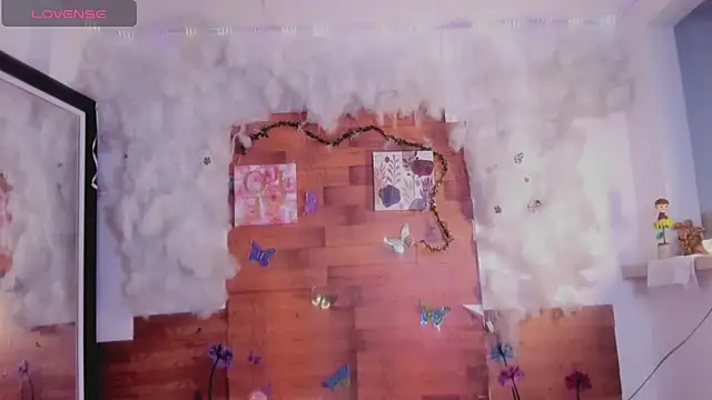 Snapshot of kelly_thomson chatting on 01-27-25, 10:06 kelly thomson online show from 01-27-25, 10:06