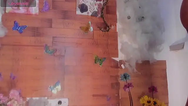 Snapshot of kelly_thomson chatting on 01-28-25, 04:18 kelly thomson online show from 01-28-25, 04:18