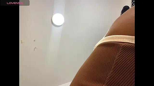 Snapshot of kelly_thomson chatting on 01-31-25, 12:51 kelly thomson online show from 01-31-25, 12:51