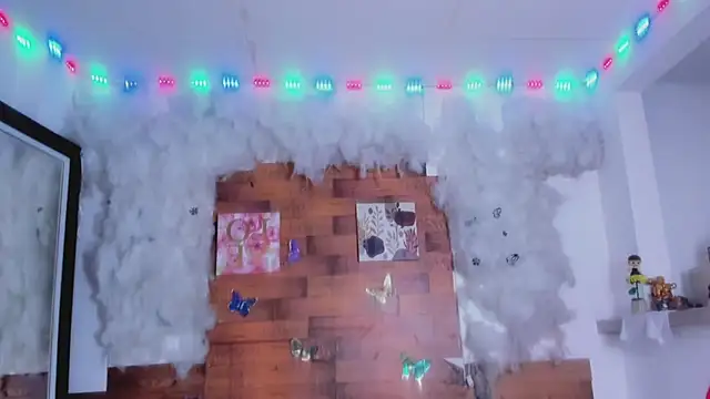 Snapshot of kelly_thomson chatting on 02-20-25, 10:37 kelly thomson online show from 02-20-25, 10:37