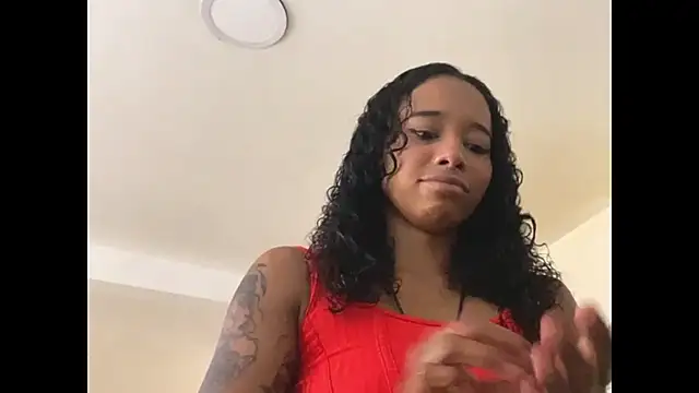 Snapshot of kelly_thomson chatting on 03-19-25, 12:56 kelly thomson online show from 03-19-25, 12:56