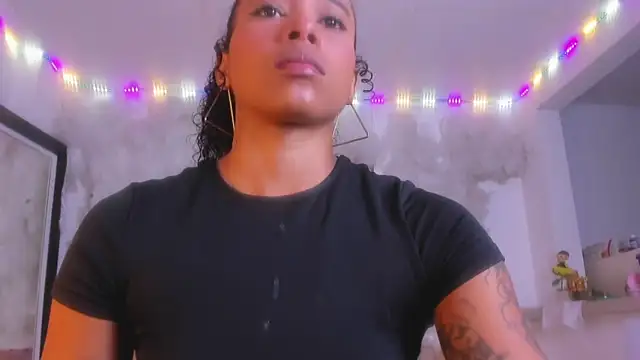 Snapshot of kelly_thomson chatting on 03-21-25, 10:17 kelly thomson online show from 03-21-25, 10:17