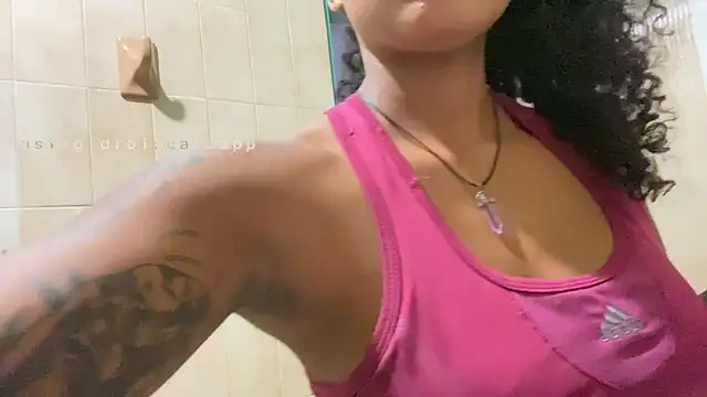 Snapshot of kelly_thomson chatting on 09-10-25, 10:21 kelly thomson online show from 09-10-25, 10:21