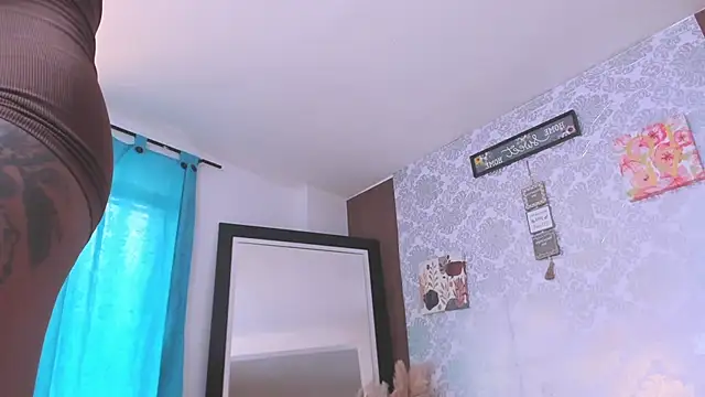 Snapshot of kelly_thomson chatting on 09-12-25, 07:36 kelly thomson online show from 09-12-25, 07:36