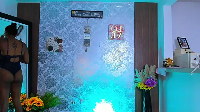 Snapshot of kelly_thomson chatting on 09-30-25, 11:43 kelly thomson online show from 09-30-25, 11:43