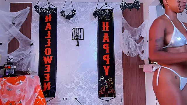 Snapshot of kelly_thomson chatting on 10-16-25, 01:56 kelly thomson online show from 10-16-25, 01:56