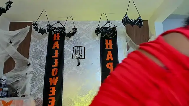 Snapshot of kelly_thomson chatting on 10-22-25, 10:53 kelly thomson online show from 10-22-25, 10:53