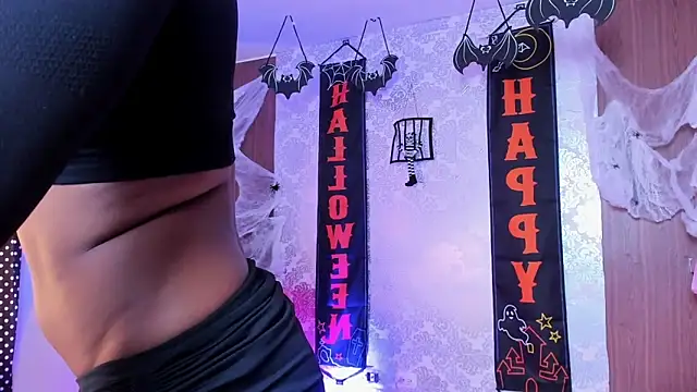 Snapshot of kelly_thomson chatting on 10-26-25, 10:15 kelly thomson online show from 10-26-25, 10:15