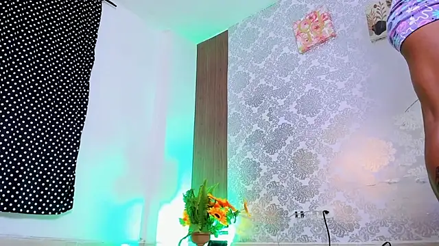 Snapshot of kelly_thomson chatting on 11-08-25, 11:03 kelly thomson online show from 11-08-25, 11:03