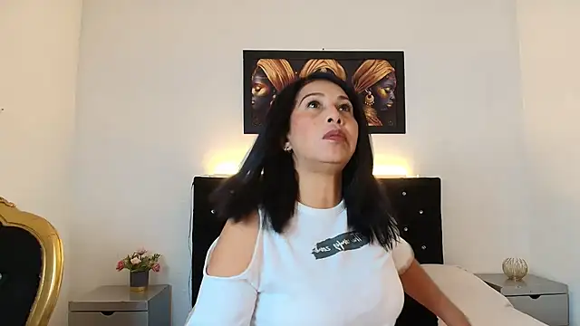 Shanon mature online show from 06-12-26, 07:35
