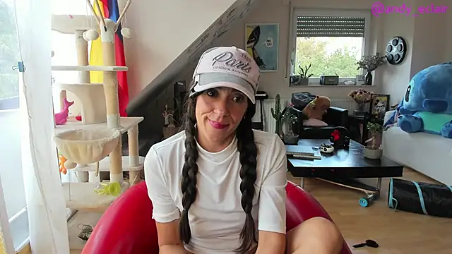 Snapshot of tinny_williams chatting on 10-05-25, 09:18 tinny williams online show from 10-05-25, 09:18