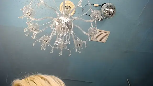 ADRIANNA FOX online show from 10-19-25, 07:14