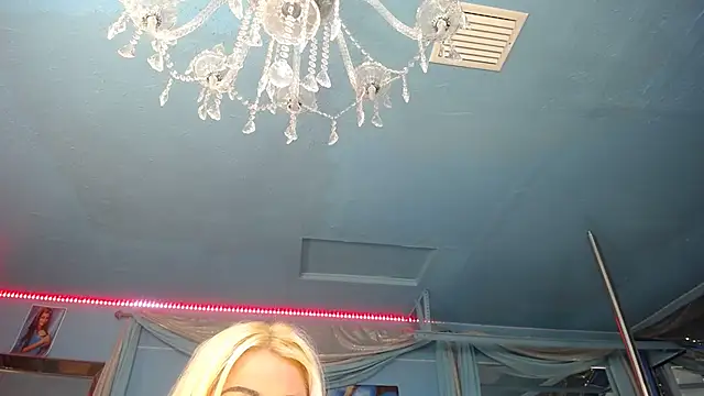 ADRIANNA FOX online show from 01-17-26, 07:35