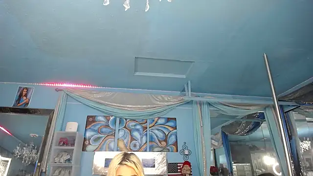 ADRIANNA FOX online show from 04-14-26, 08:31