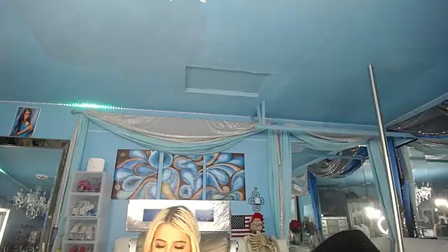 ADRIANNA FOX online show from 06-07-26, 07:12