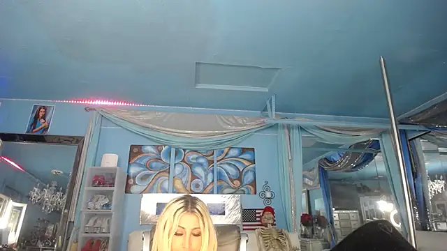 ADRIANNA FOX online show from 06-26-26, 08:08