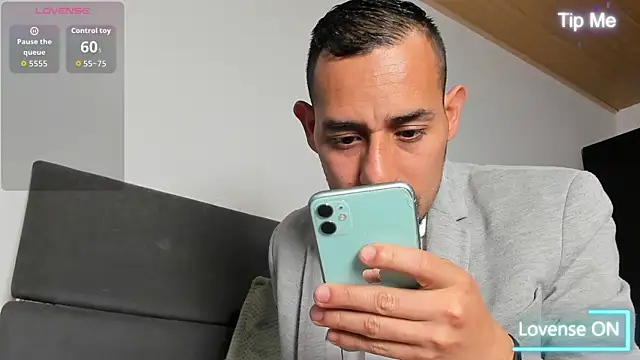 jhonyalzate2 online show from 07-03-26, 02:07
