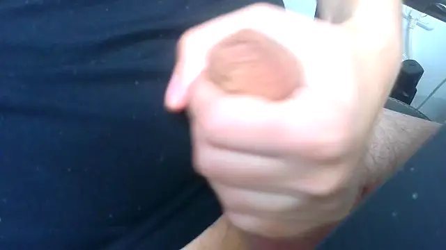 Snapshot of BadmanThe0ne chatting on 11-06-25, 06:31 BadmanThe0ne online show from 11-06-25, 06:31