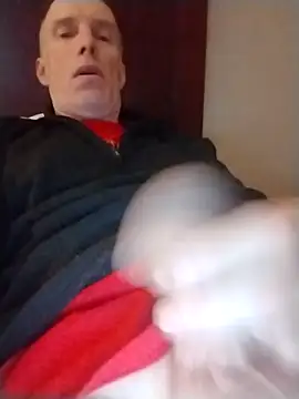 Snapshot of spraymyface chatting on 03-30-26, 03:40 spraymyface online show from 03-30-26, 03:40