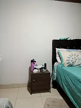 Vicky Rosse online show from 11-13-25, 07:24