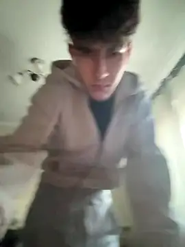 Snapshot of Andrei_992 chatting on 12-16-25, 01:38 Andrei 992 online show from 12-16-25, 01:38