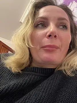 Snapshot of AngelOxy chatting on 01-26-25, 02:30 AngelOxy online show from 01-26-25, 02:30