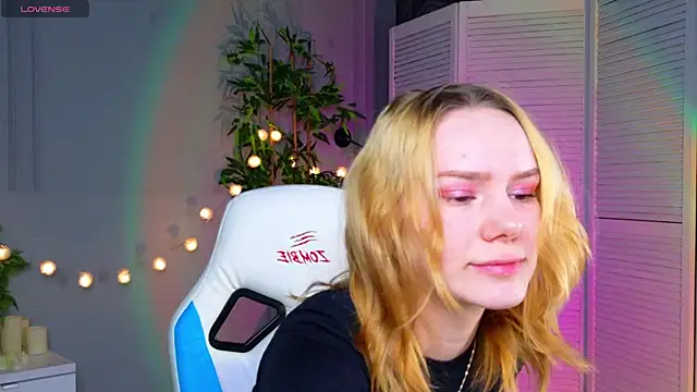 Ramona    online show from 04-10-26, 01:27