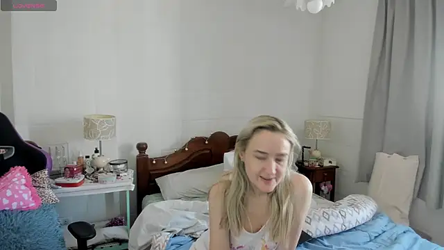 1Sweetnina online show from 11-16-25, 06:13