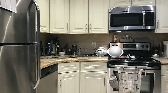 BigGuyMuscle online show from 02-26-25, 04:45