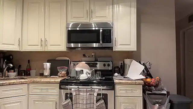 BigGuyMuscle online show from 03-05-25, 02:57