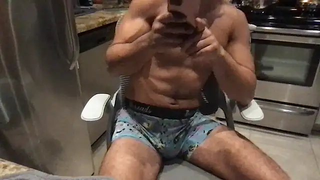 BigGuyMuscle online show from 11-05-25, 07:30