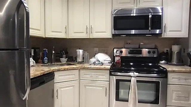 BigGuyMuscle online show from 11-19-25, 08:53