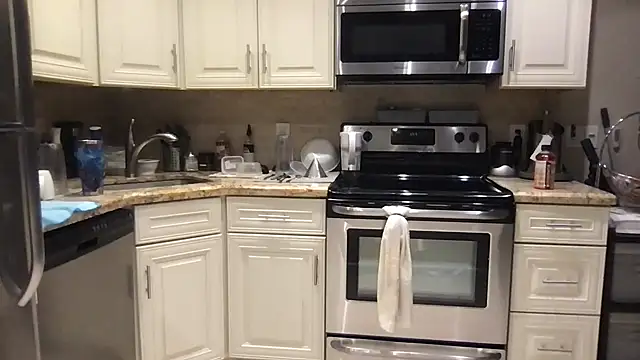 BigGuyMuscle online show from 11-25-25, 09:59