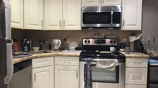 BigGuyMuscle online show from 03-15-26, 07:42