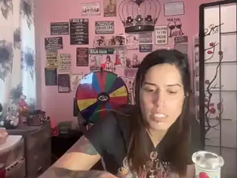 Snapshot of latinacubana chatting on 12-23-24, 05:11 latinacubana online show from 12-23-24, 05:11