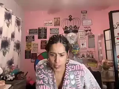 Snapshot of latinacubana chatting on 01-22-25, 12:49 latinacubana online show from 01-22-25, 12:49